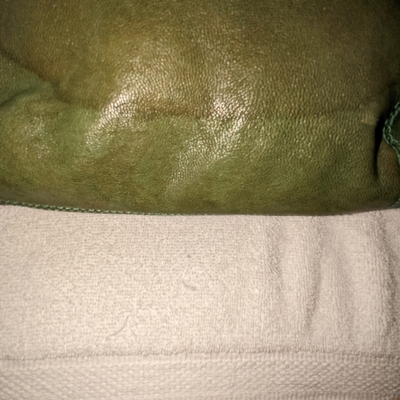 Vintage green leather Long Live Vintage crossbody bag. - Picture 13 of 13